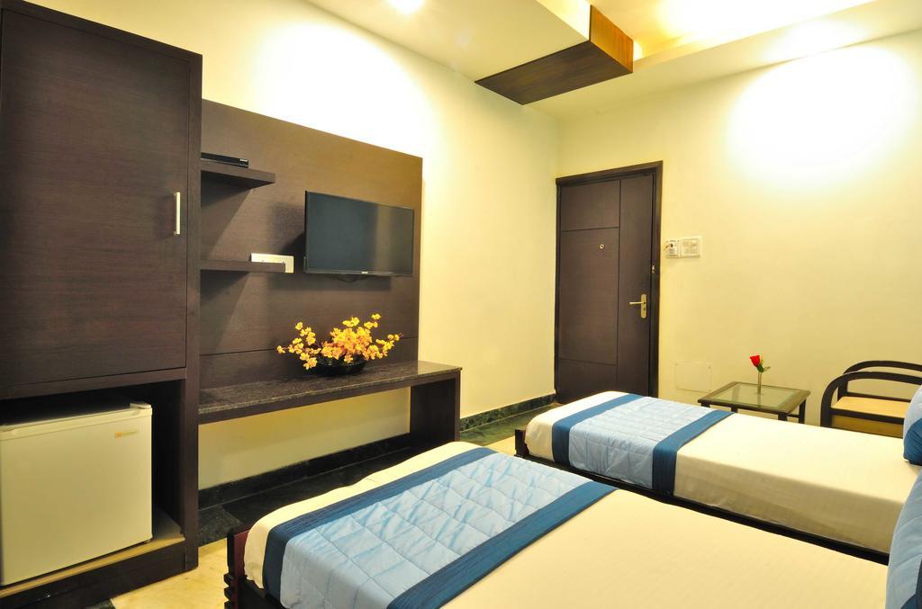 Arihant Inn-Near Blk Hospital Нью-Дели Экстерьер фото
