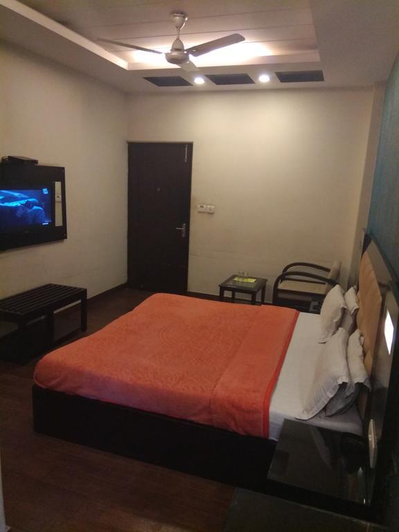 Arihant Inn-Near Blk Hospital Нью-Дели Экстерьер фото