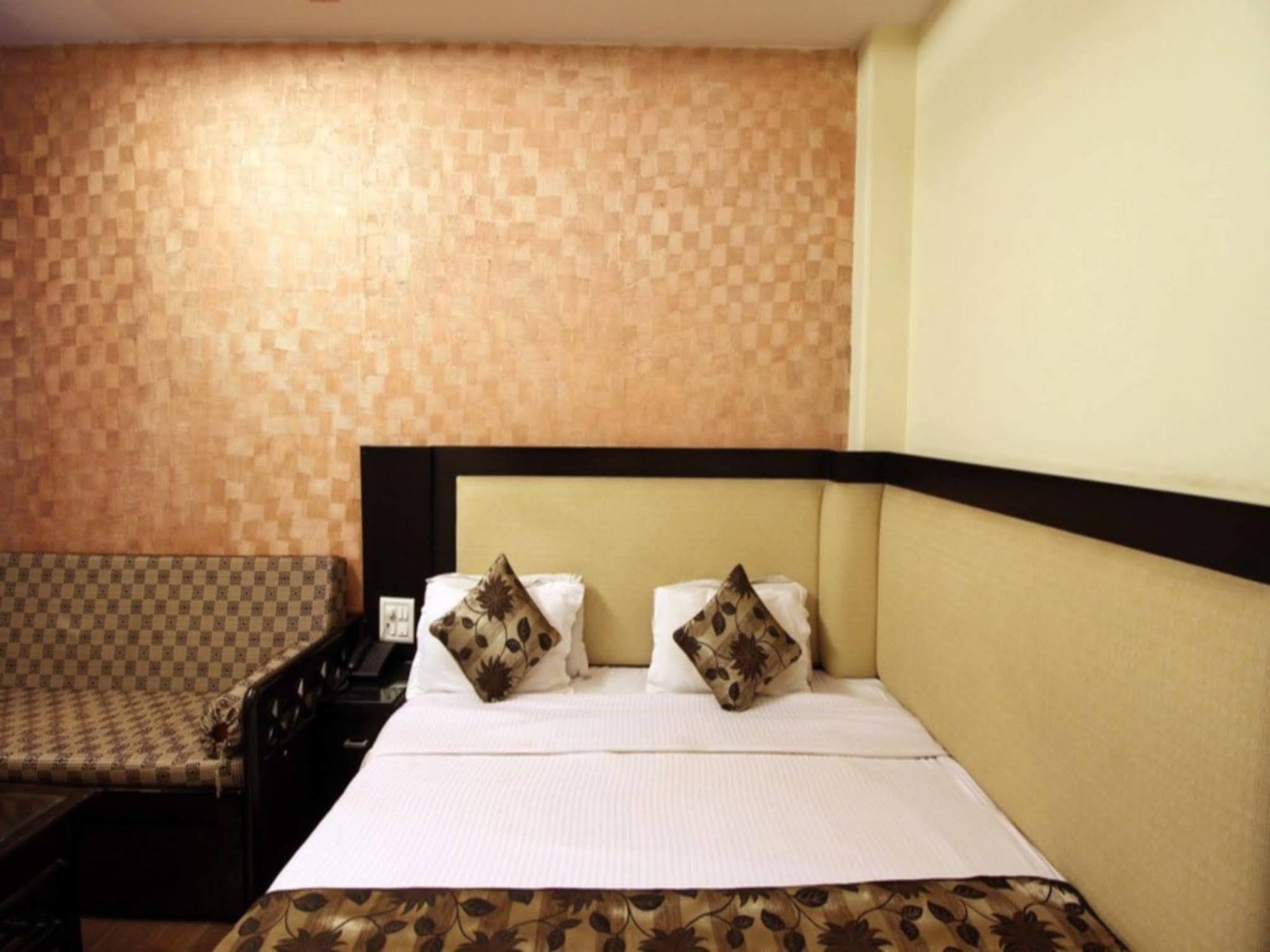 Arihant Inn-Near Blk Hospital Нью-Дели Экстерьер фото