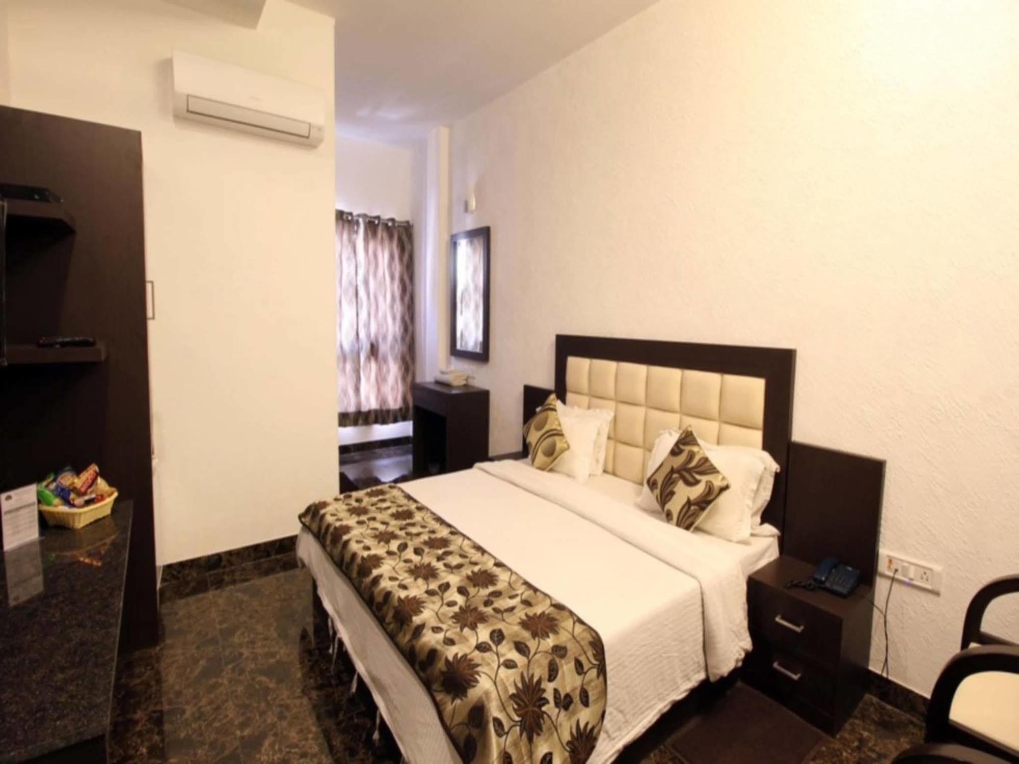 Arihant Inn-Near Blk Hospital Нью-Дели Экстерьер фото
