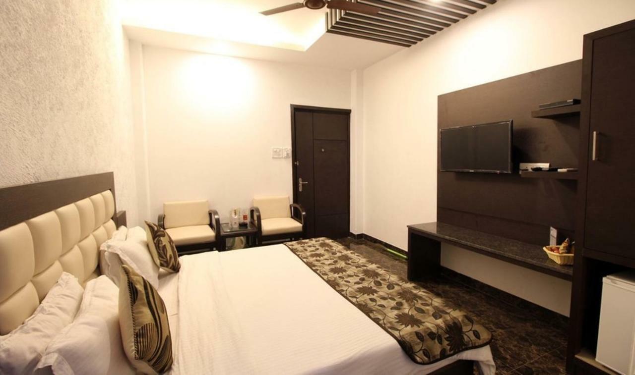 Arihant Inn-Near Blk Hospital Нью-Дели Экстерьер фото