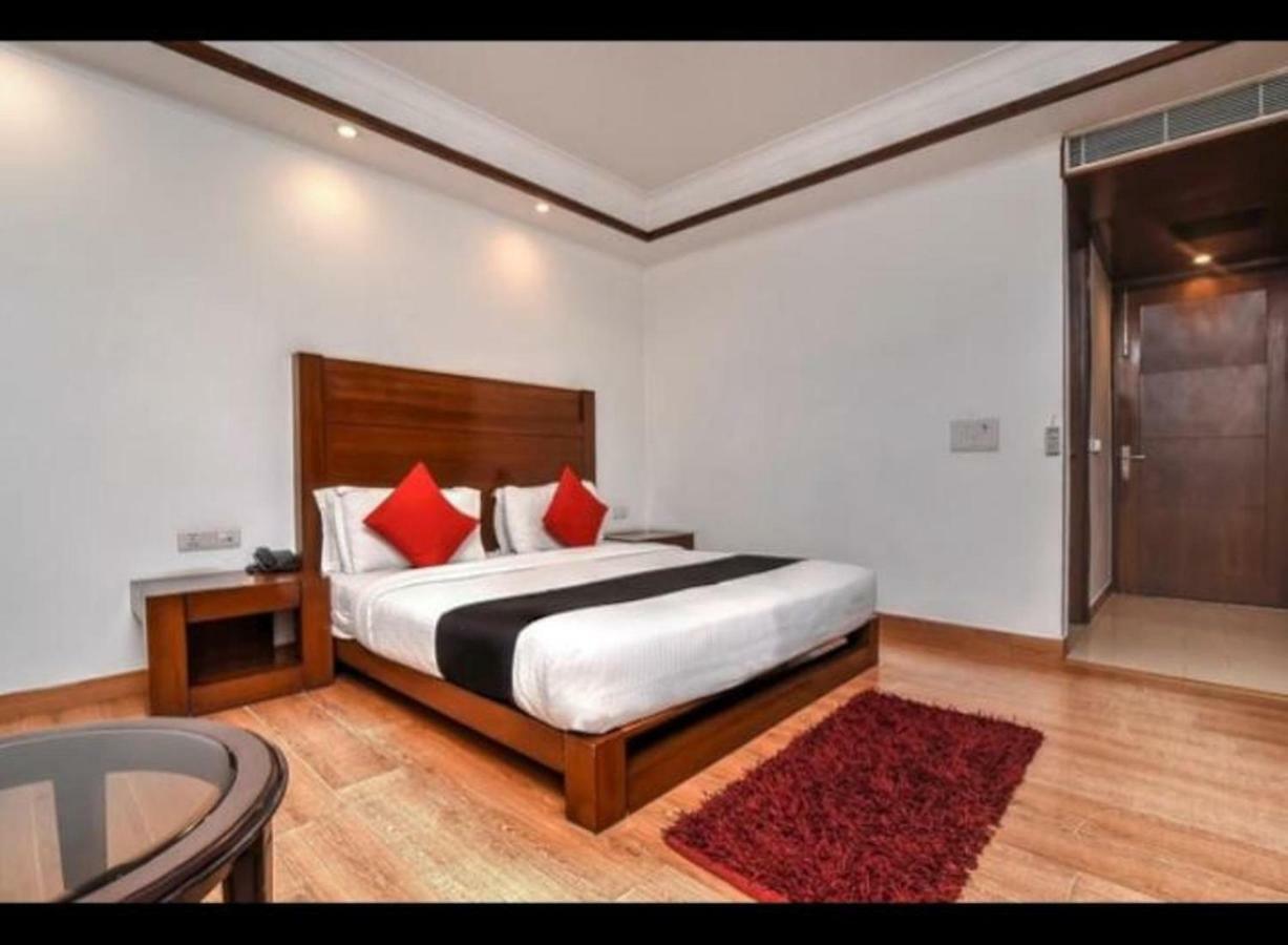 Arihant Inn-Near Blk Hospital Нью-Дели Экстерьер фото